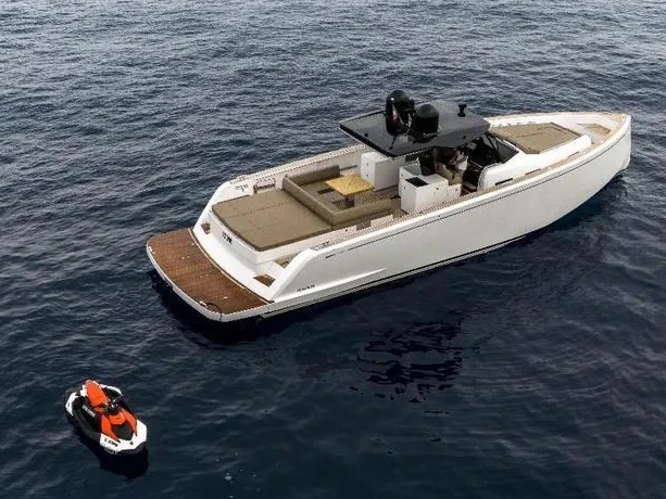 Motorboat hire in France - Pardo Yachts Pardo 50