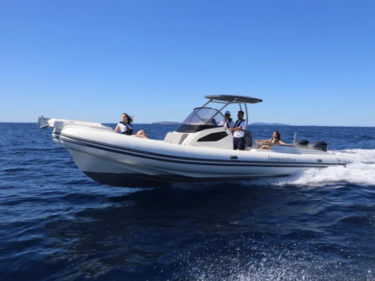 Yacht charter Marine de Sant'Ambrogio - Capelli CAPELLI 1000 TEMPEST CC on SamBoat