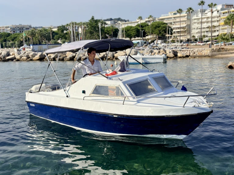 Motorboat hire in Cannes - Rocca Super Mistral