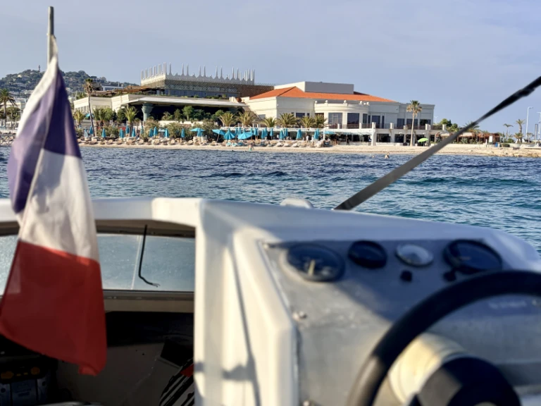 Hire Motorboat with or without skipper Rocca Cannes