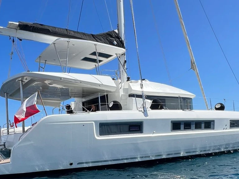 Hire a Lagoon Lagoon 50 Ibiza Town