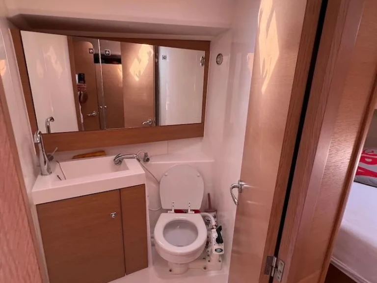 Hire a Fountaine Pajot Dufour 410 Larmor-Plage