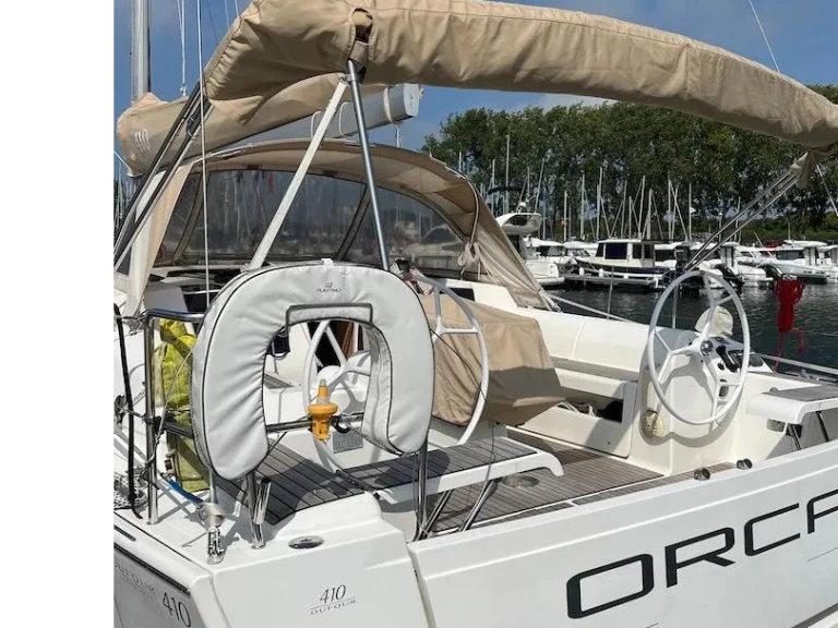 Hire Sailboat with or without skipper Fountaine Pajot Larmor-Plage