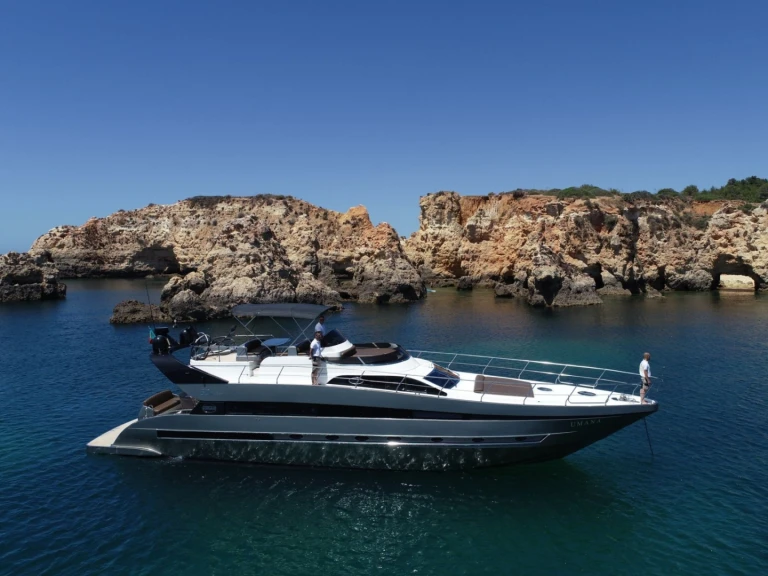 Luxury Yacht to hire Villefranche-sur-Mer at the best price