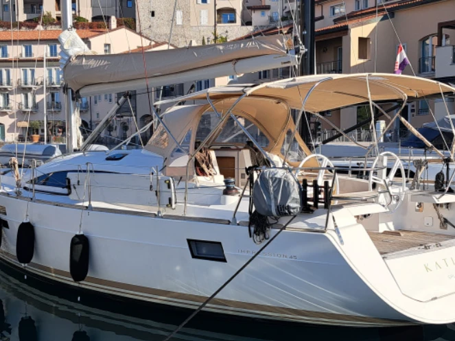 Hire Sailboat Elan 45 Impression with a boat licence