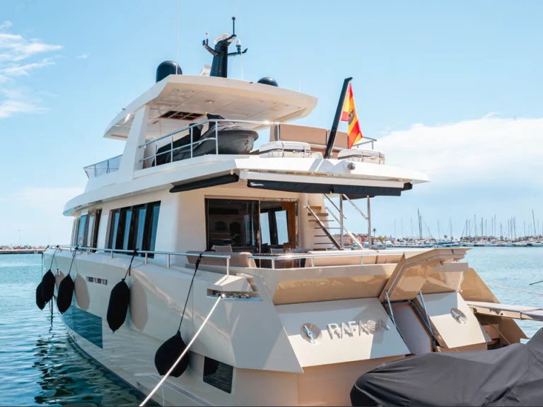 Luxury Yacht to hire Ibiza Town at the best price