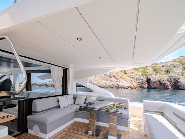 Luxury Yacht to hire Ibiza Town at the best price