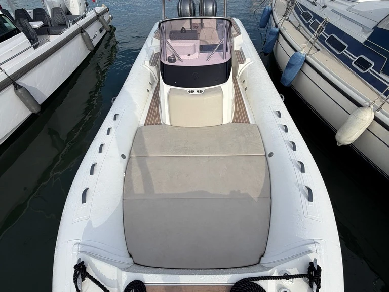 Yacht hire France cheap Capelli 1000 WA