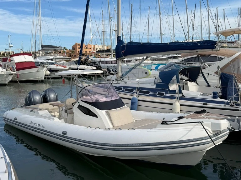 Yacht hire France cheap Capelli 1000 WA