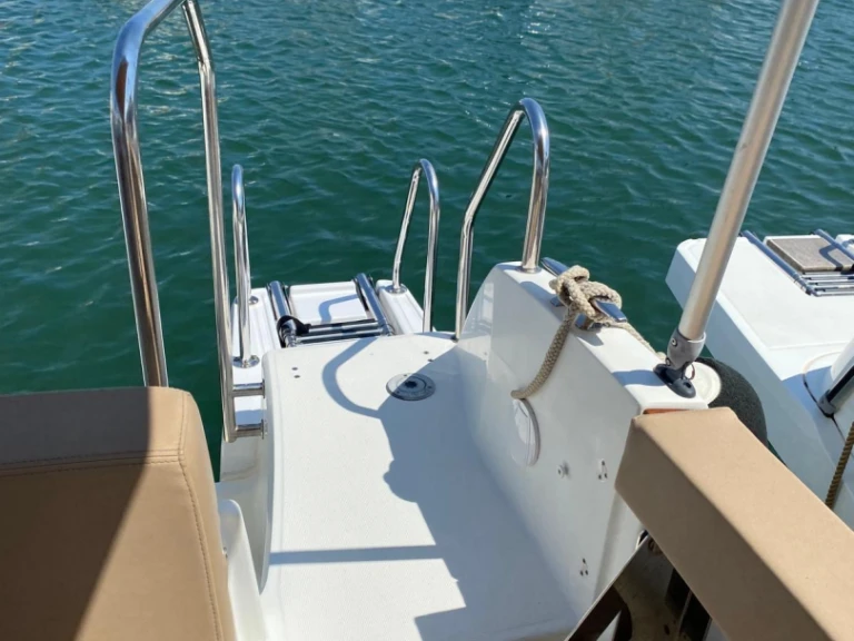 Motorboat hire in Saint-Tropez - Jeanneau Cap Camarat 7.5 Open