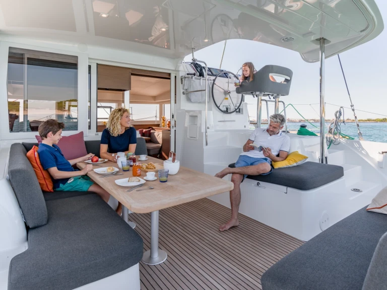 Catamaran to hire Eden Island at the best price
