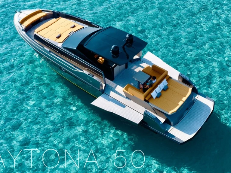Motorboat hire in Ibiza Town - DAYTONA 50 15m