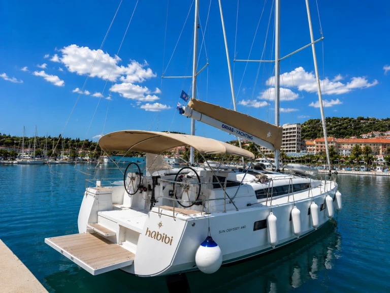 Sailboat hire in Split - Jeanneau Sun Odyssey 440