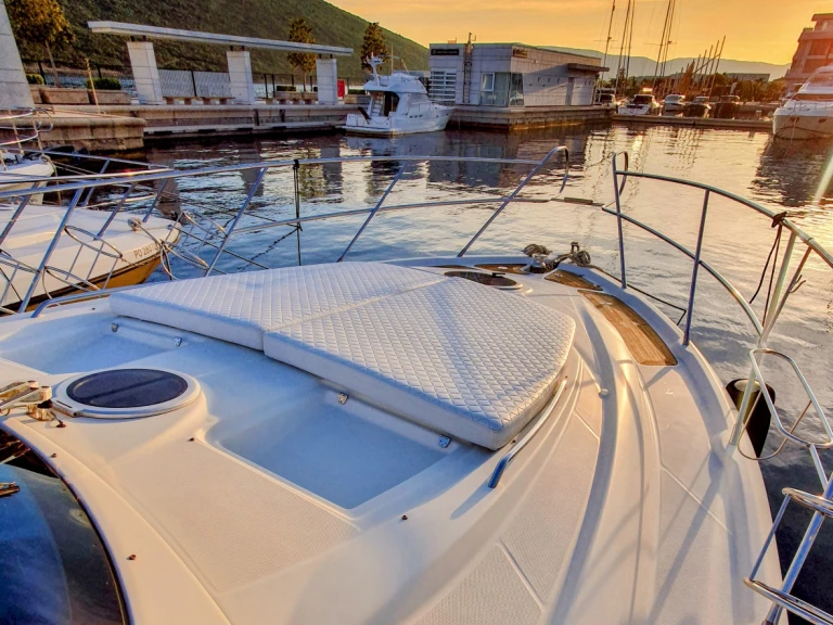 Charter a Cranchi Mediterranee 43 in Herceg Novi on Samboat
