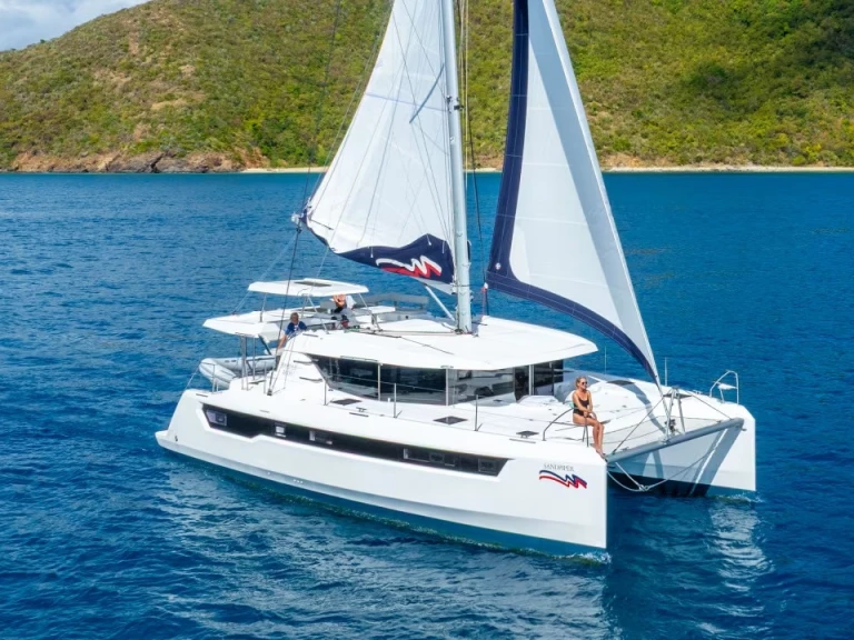 Charter a Leopard Leopard 46 in Nassau on Samboat