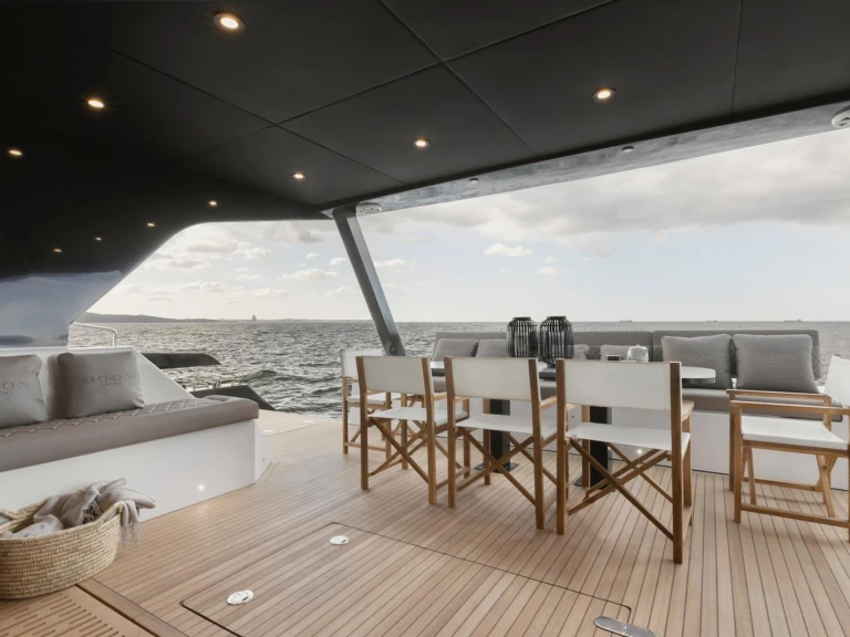 Catamaran hire in Lávrio -  Moon Yacht 60 