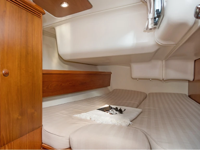 Sailboat hire in Monastiri Bay - Jeanneau Sun Odyssey 43