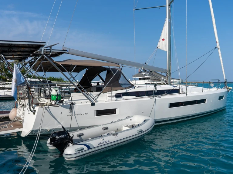 Yacht charter Malé - Jeanneau Sun Odyssey 490 on SamBoat
