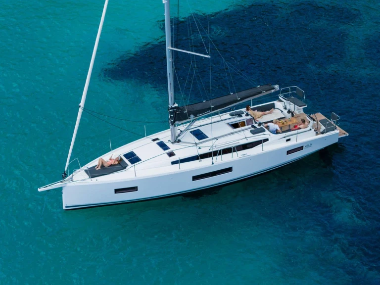 Hire a Jeanneau Sun Odyssey 455 Road Town
