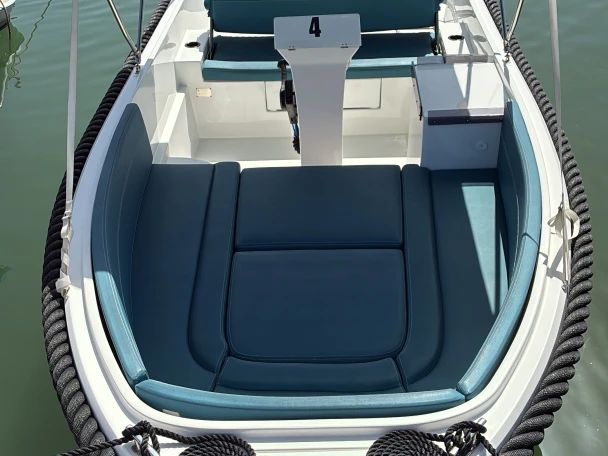 Polyester Yacht Tifón 500 charter bareboat or skippered in  Cambrils