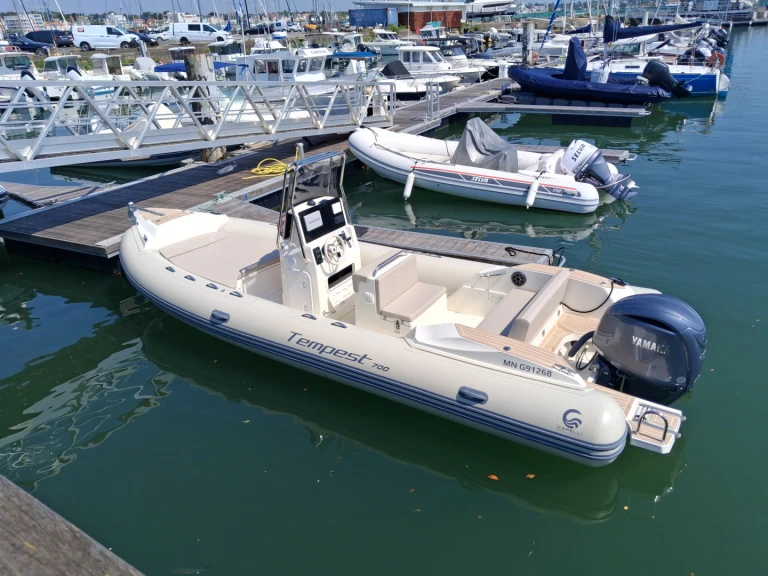 Hire a Capelli Tempest 700 Royan