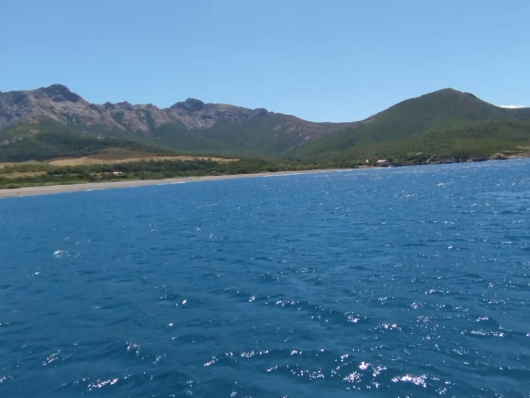 Charter a Nautitech Nautitech 395 in Saint-Florent on Samboat
