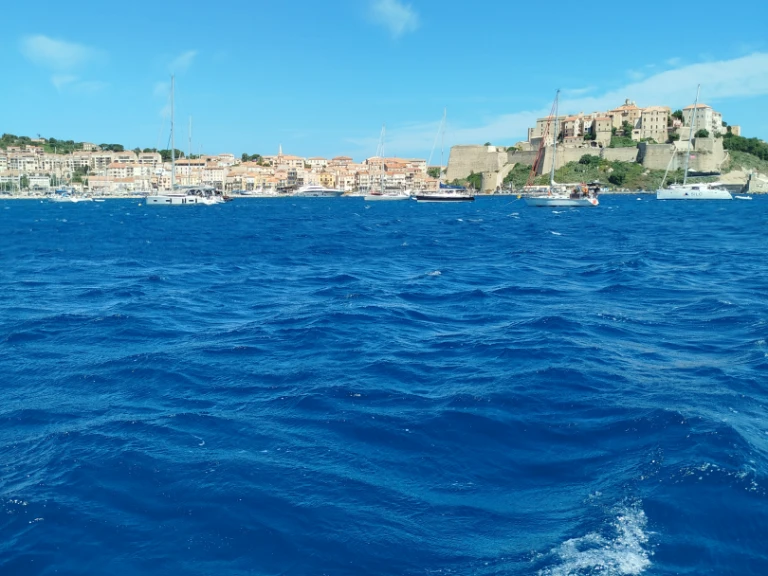 Hire Sailboat Nautitech with a boat licence