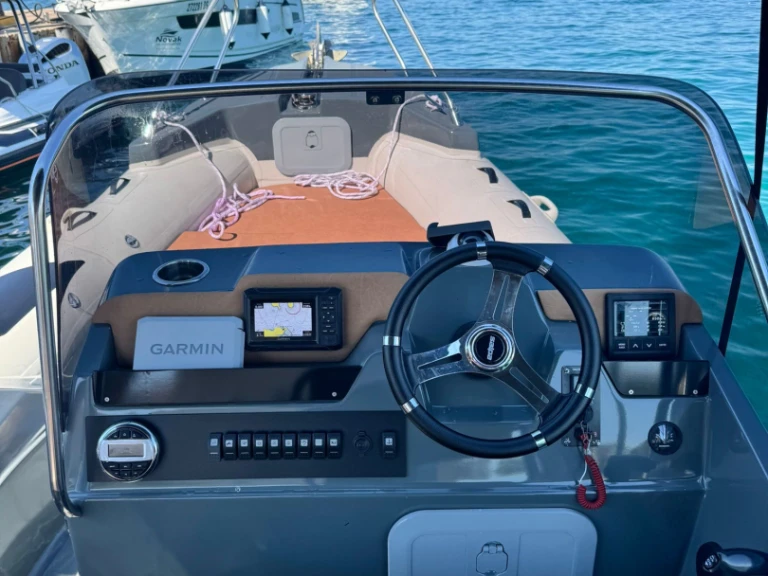 Yacht hire Tkon cheap Solemar 23