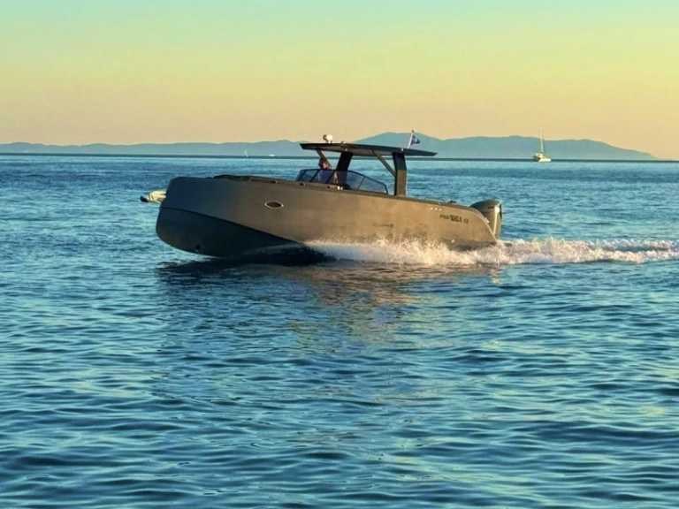 Hire Motorboat with or without skipper Phantom yachts Split