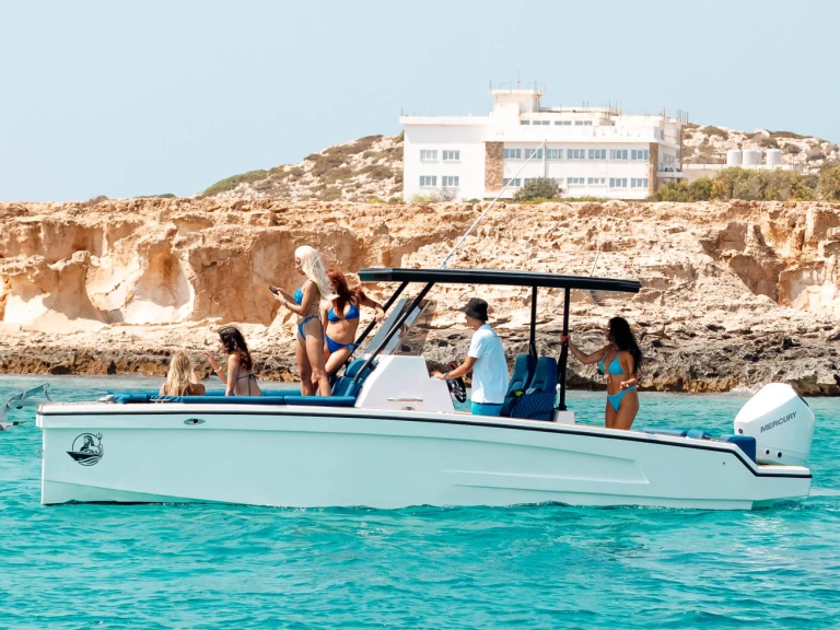 Motorboat to hire Ayia Napa Marina at the best price
