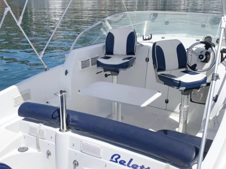 Motorboat to hire Mandelieu-la-Napoule at the best price