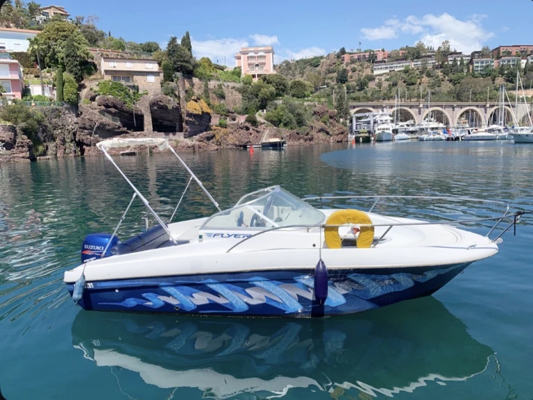 Yacht charter Mandelieu-la-Napoule - Bénéteau Flyer 650 Cabine on SamBoat