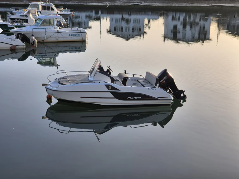 Yacht hire Saint-Jean-de-Luz cheap Flyer 5.5 SUNdeck