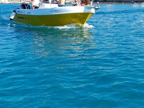 Yacht charter Otranto - Albatros22 Open space  on SamBoat
