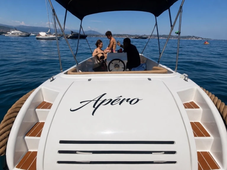 Motorboat to hire Mandelieu-la-Napoule at the best price