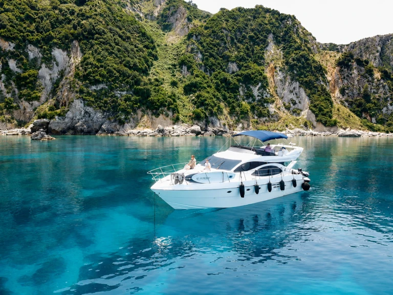 Motorboat to hire Alimos Marina at the best price