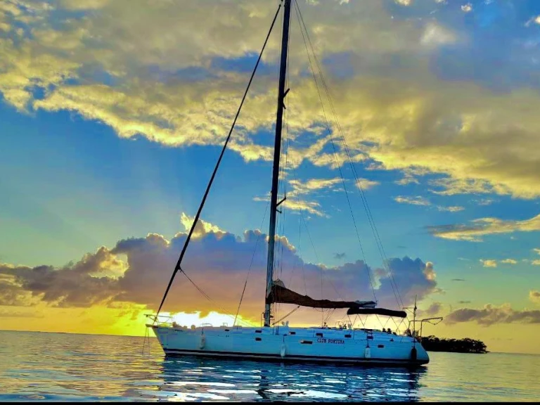 Hire Sailboat Bénéteau with a boat licence