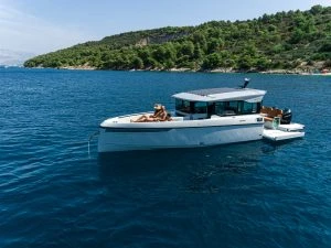 Motorboat to hire Zadar at the best price