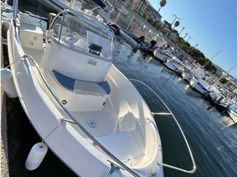 Charter a Mercury Sunshine in La Ciotat on Samboat