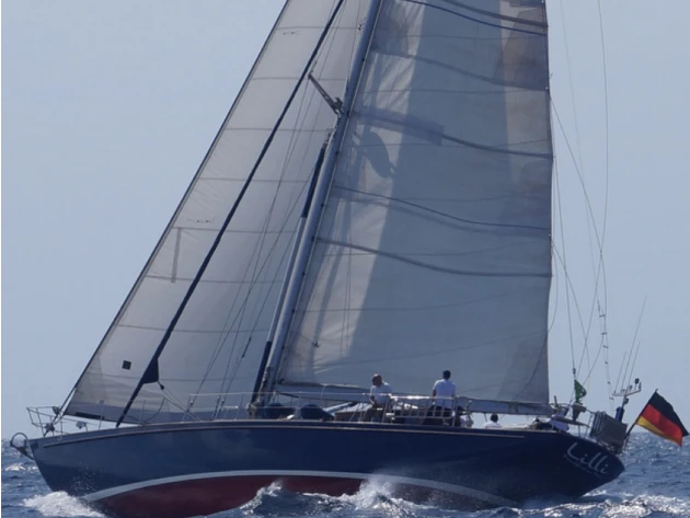 Hire Luxury Yacht Bill Dixon / Walsteds with a boat licence