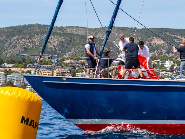 Yacht charter Port of Alicante - Bill Dixon / Walsteds One-off on SamBoat