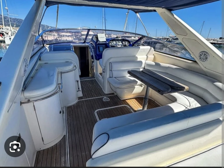 Charter a Sunseeker Moustique 42 in Torrevieja on Samboat