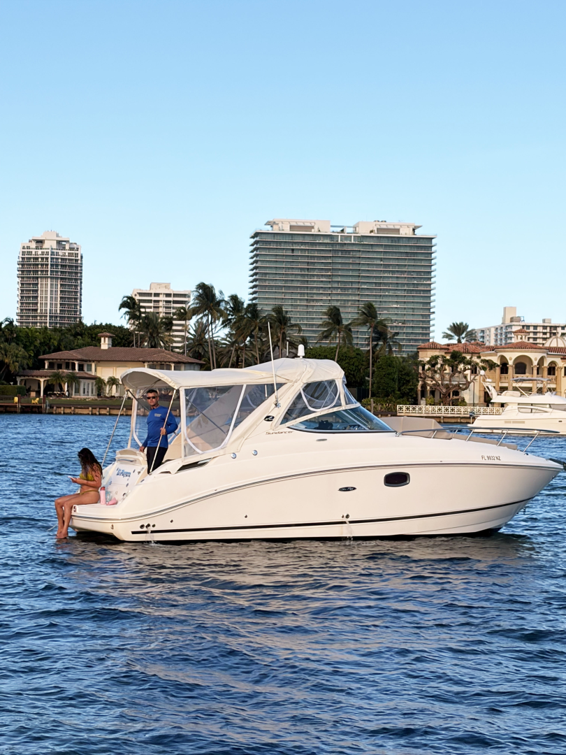 Hire Motorboat with or without skipper Sea Ray Miami