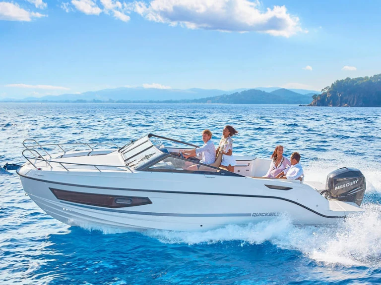 Hire Motorboat Quicksilver with a boat licence