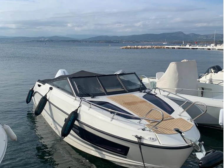 Yacht hire Hyères cheap Activ 755 Cruiser