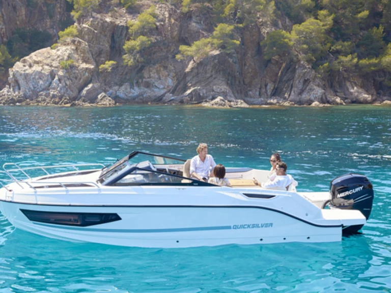 Motorboat hire in Hyères - Quicksilver Activ 755 Cruiser