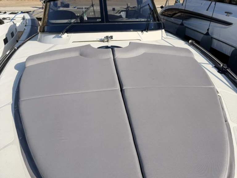 Yacht hire Poltu Quatu cheap 48