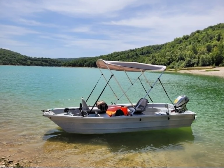 Motorboat to hire La Tour-du-Meix at the best price