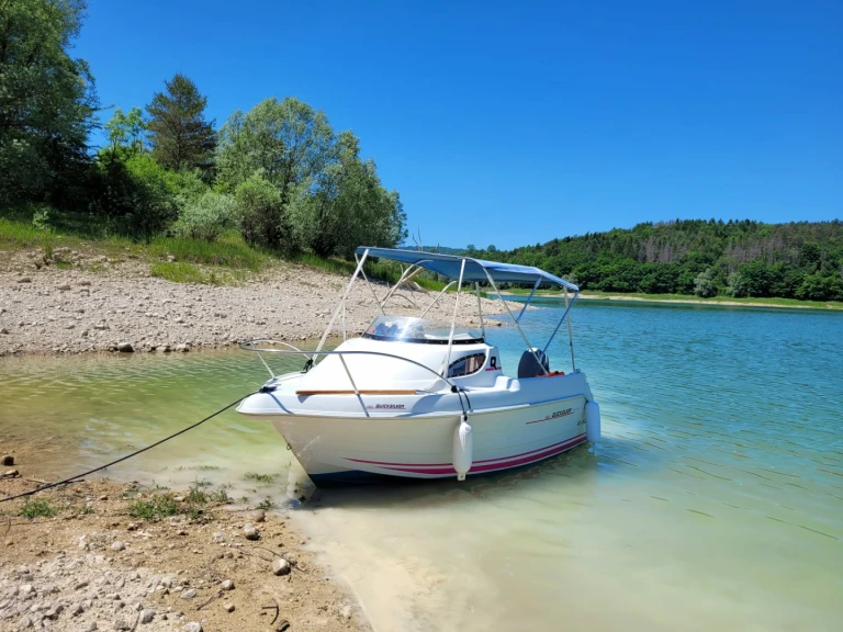 Yacht charter La Tour-du-Meix - Quicksilver Activ 420 Cabin on SamBoat