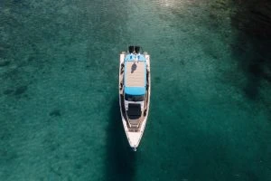 Hire Motorboat Axopar with a boat licence